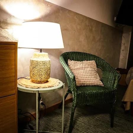 W Sam Raz Dla 7 Osob 2 Lazienki Ogrod Apartman