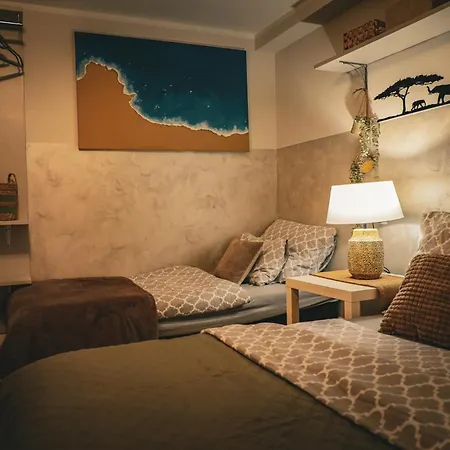 W Sam Raz Dla 7 Osob 2 Lazienki Ogrod Apartman